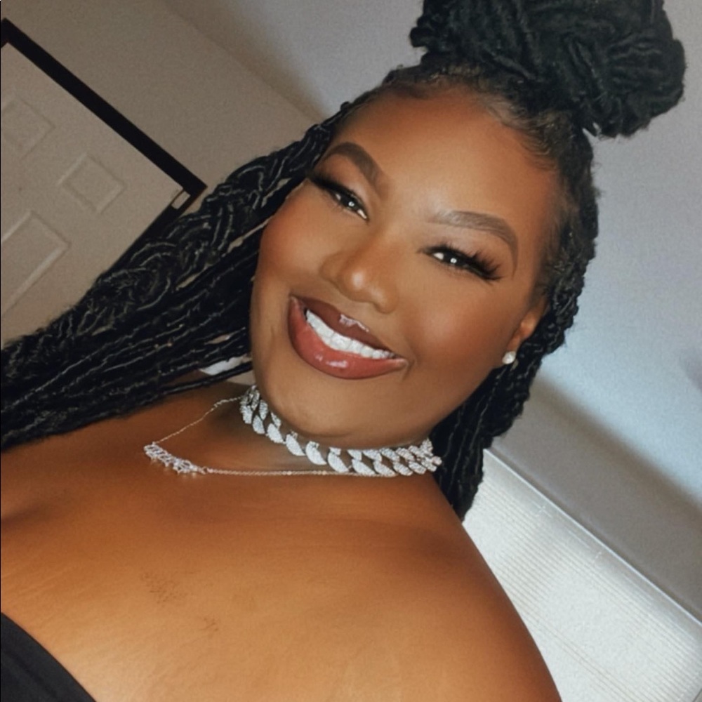 Meet your Posher, Brittany